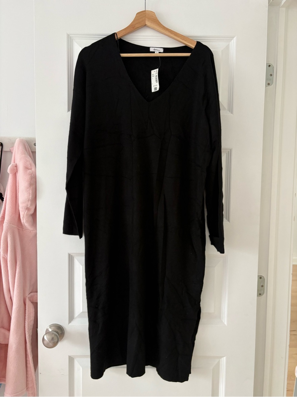 Reitmans Black V-Neck Long Sleeve Midi Dress